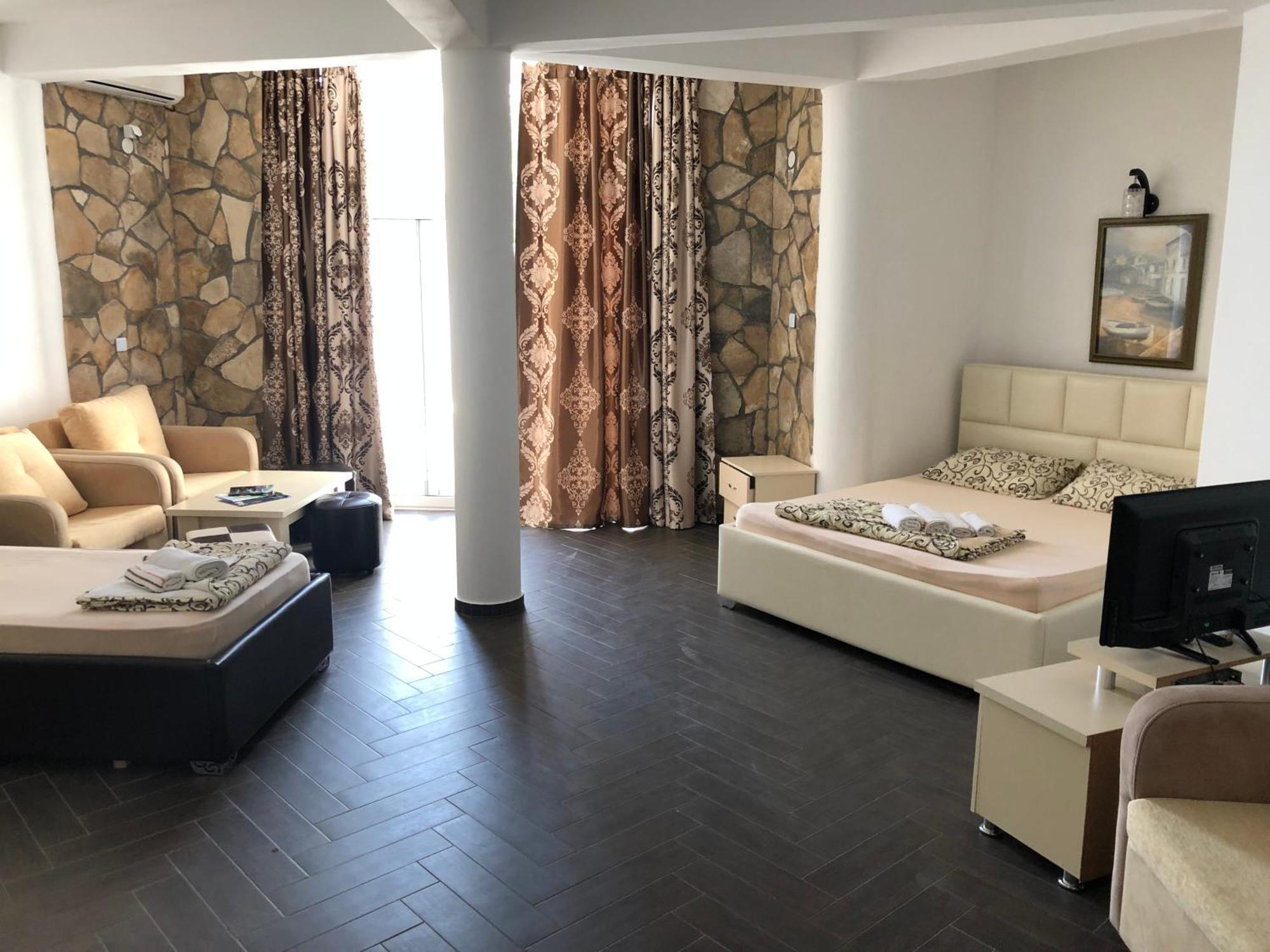 Novalic Hotel دوبرا فوفا المظهر الخارجي الصورة
